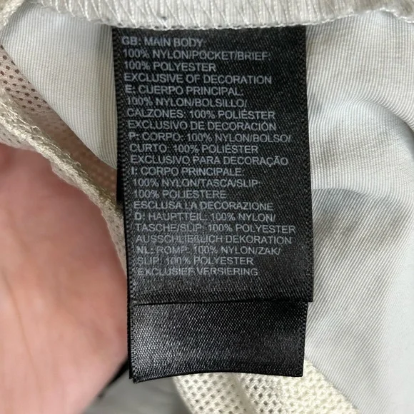 The North Face Men’s Outdoor Cargo Off White Shorts with Belt - Picture 12 of 12